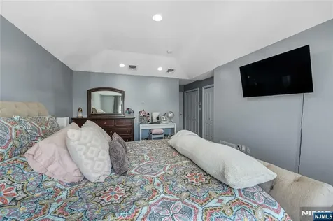 69 Columbia Avenue Cliffside Park NJ 07010