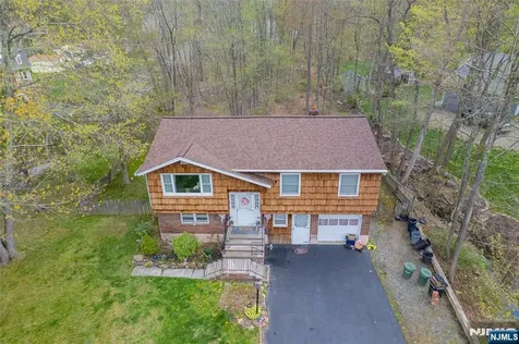 678 Morsetown Road West Milford NJ 07480