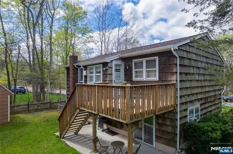 678 Morsetown Road West Milford NJ 07480