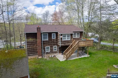 678 Morsetown Road West Milford NJ 07480