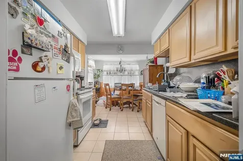 678 Morsetown Road West Milford NJ 07480