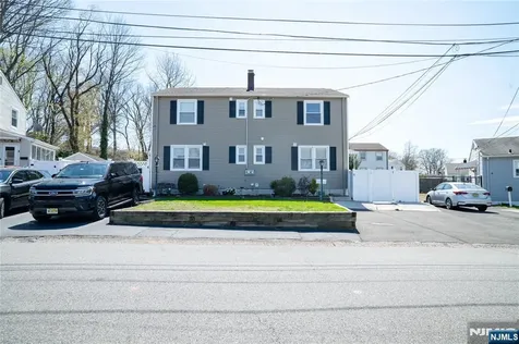 4 Augusta Street Elmwood Park NJ 07407