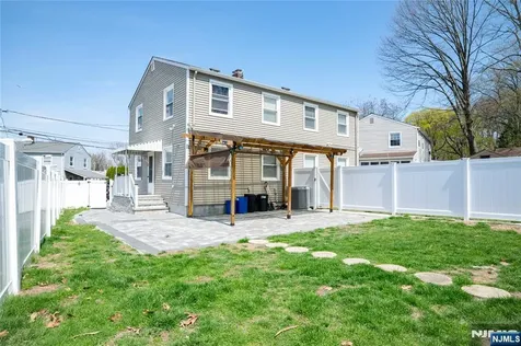 4 Augusta Street Elmwood Park NJ 07407