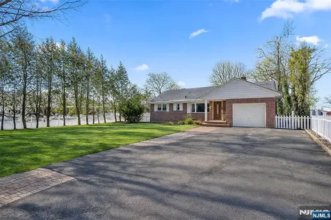 219 Farview Avenue Paramus NJ 07652