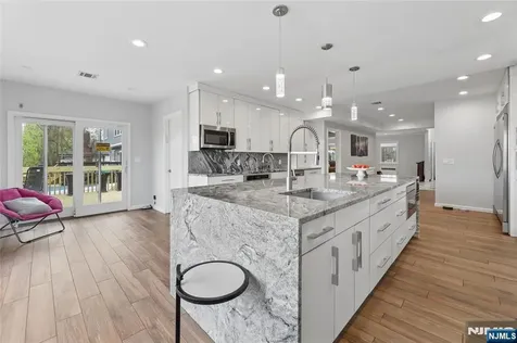 86 Crescent Avenue Passaic NJ 07055