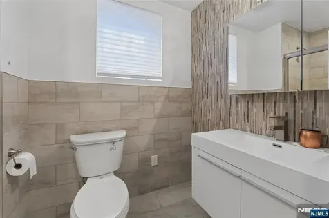 86 Crescent Avenue Passaic NJ 07055