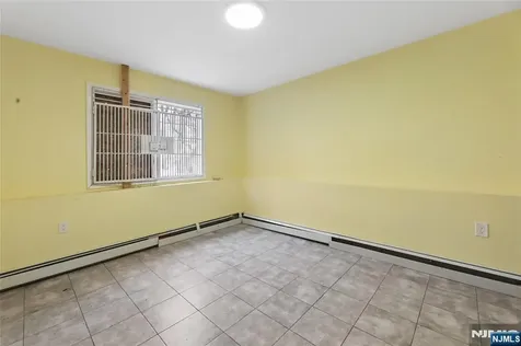 86 Crescent Avenue Passaic NJ 07055