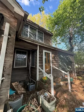 189 Redneck Avenue Little Ferry NJ 07643