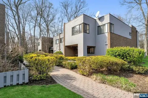 207 Pond Terrace Twp of Washington NJ 07676
