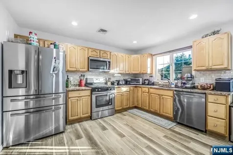 386A Park Avenue Fairview NJ 07022