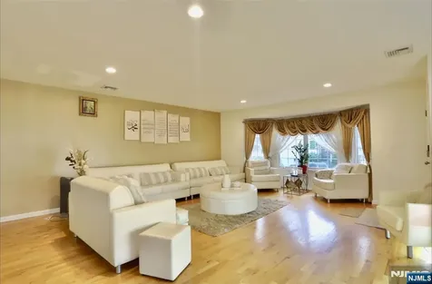 386A Park Avenue Fairview NJ 07022