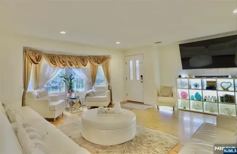 386A Park Avenue Fairview NJ 07022