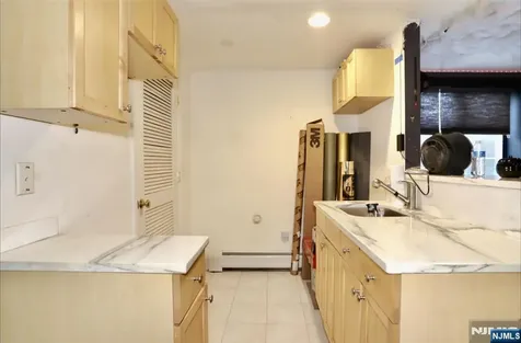 386A Park Avenue Fairview NJ 07022