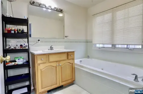 386A Park Avenue Fairview NJ 07022