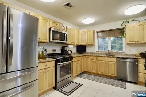 386A Park Avenue Fairview NJ 07022