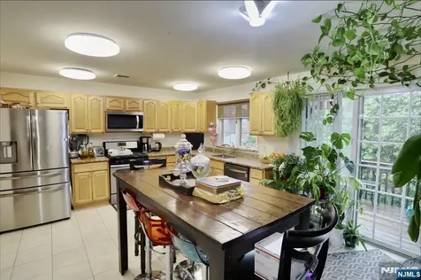 386A Park Avenue Fairview NJ 07022