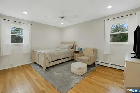 27 Howland Circle Caldwell NJ 07006