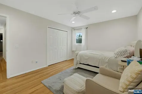 27 Howland Circle Caldwell NJ 07006