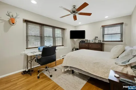 27 Howland Circle Caldwell NJ 07006