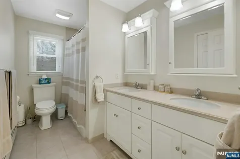 27 Howland Circle Caldwell NJ 07006