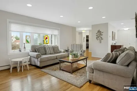 27 Howland Circle Caldwell NJ 07006