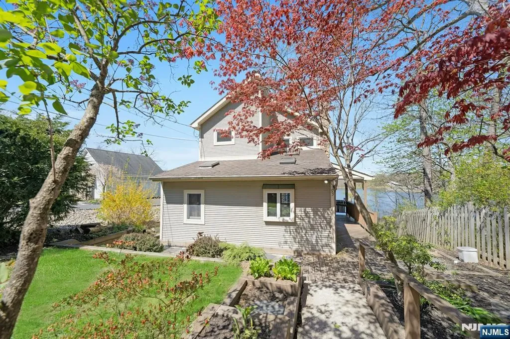 95 Wildwood Road Jefferson Township NJ 07438