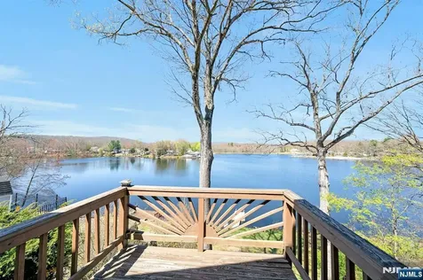 95 Wildwood Road Jefferson Township NJ 07438