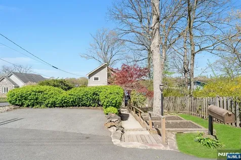 95 Wildwood Road Jefferson Township NJ 07438