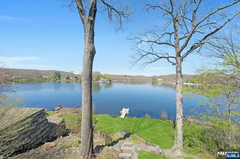 95 Wildwood Road Jefferson Township NJ 07438
