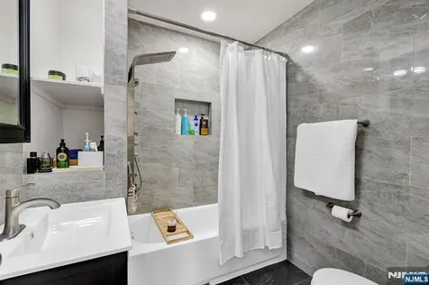 426 Union Avenue Rutherford NJ 07070
