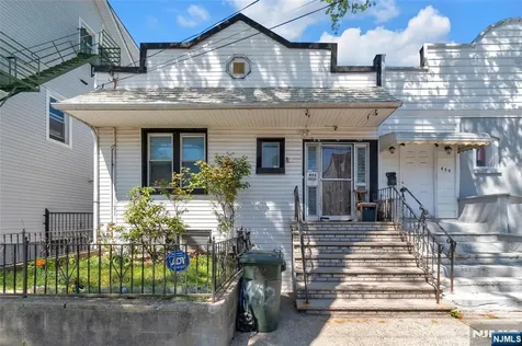 452 11th Street Newark NJ 07107