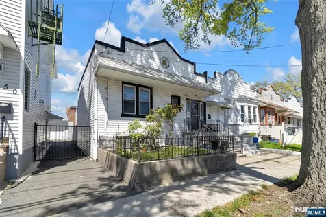 452 11th Street Newark NJ 07107