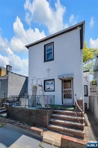 452 11th Street Newark NJ 07107