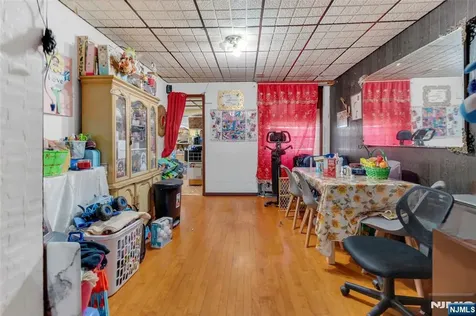 452 11th Street Newark NJ 07107