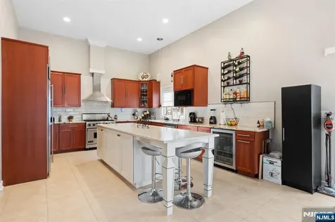 88B Myrtle Avenue Edgewater NJ 07020