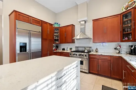 88B Myrtle Avenue Edgewater NJ 07020