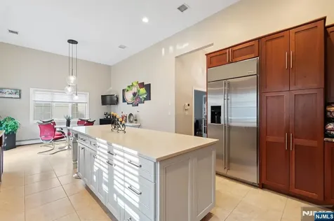 88B Myrtle Avenue Edgewater NJ 07020