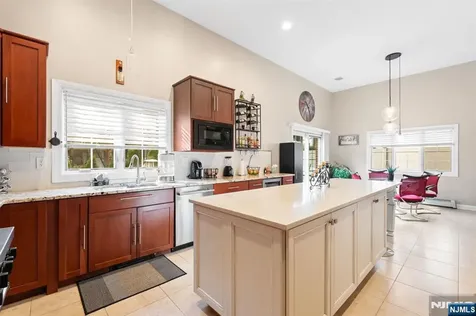 88B Myrtle Avenue Edgewater NJ 07020