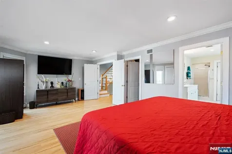 88B Myrtle Avenue Edgewater NJ 07020