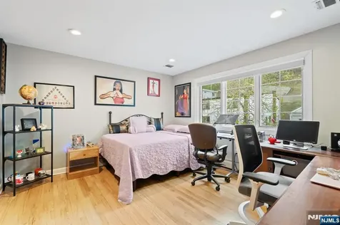 88B Myrtle Avenue Edgewater NJ 07020
