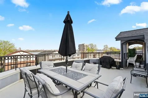 88B Myrtle Avenue Edgewater NJ 07020