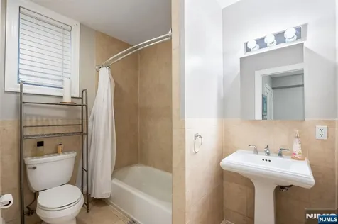 88B Myrtle Avenue Edgewater NJ 07020