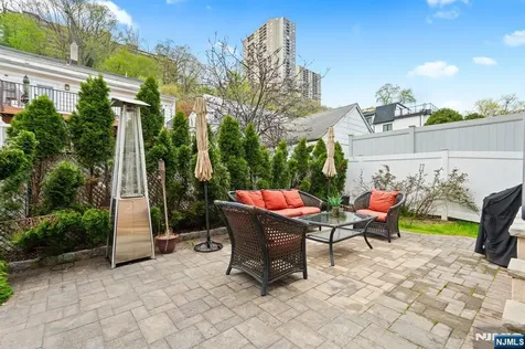 88B Myrtle Avenue Edgewater NJ 07020