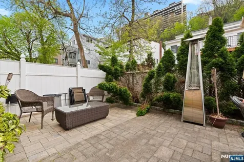 88B Myrtle Avenue Edgewater NJ 07020