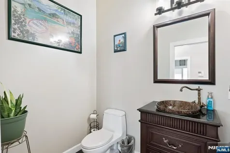 88B Myrtle Avenue Edgewater NJ 07020