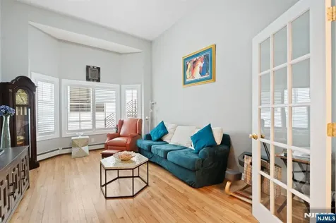 88B Myrtle Avenue Edgewater NJ 07020