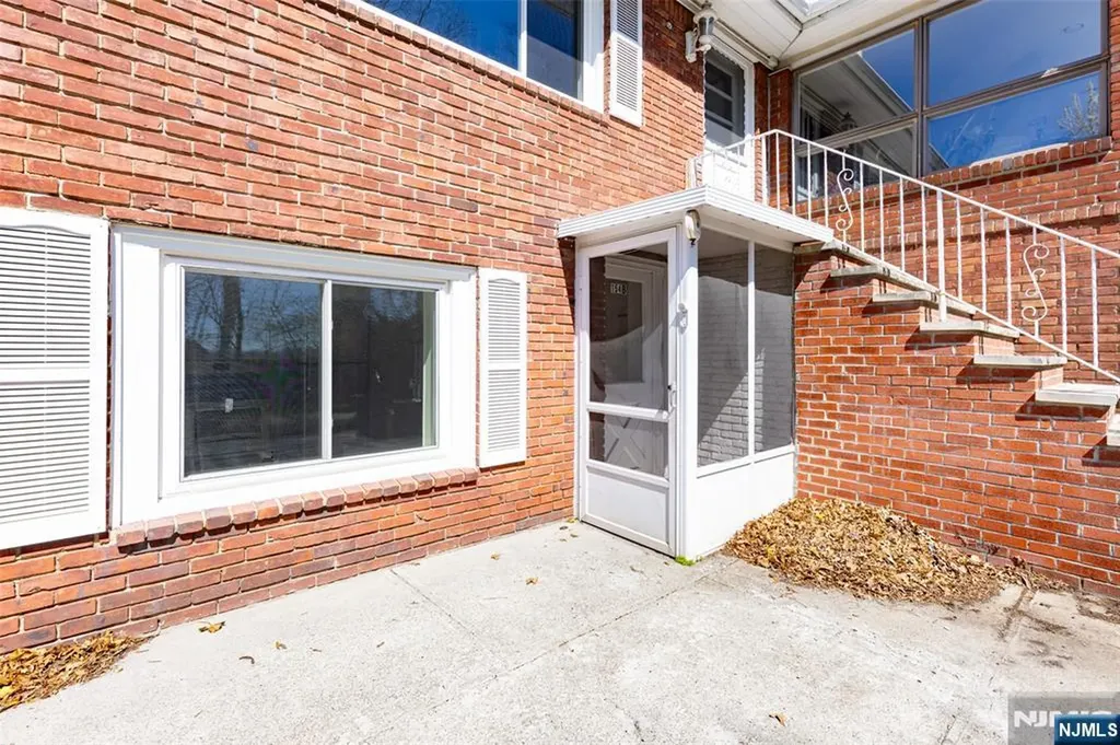 154 Ames Street Hackensack NJ 07601
