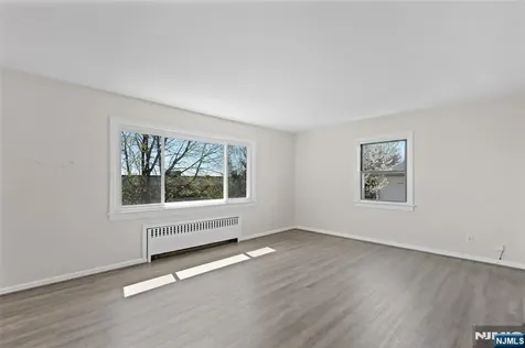 154 Ames Street Hackensack NJ 07601