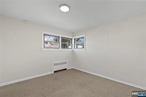 154 Ames Street Hackensack NJ 07601