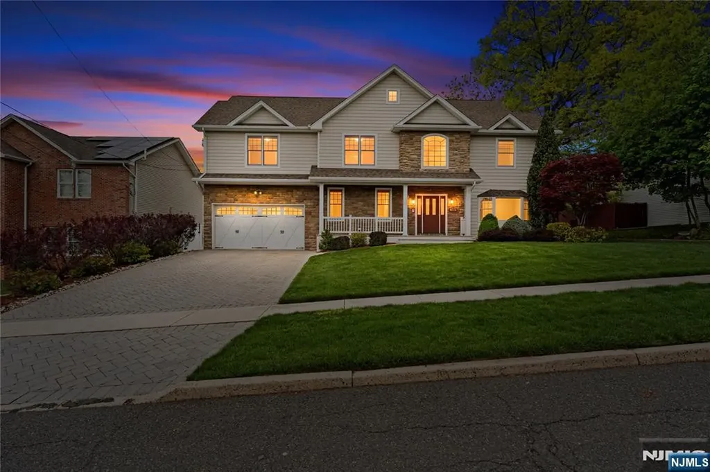 160 Lozier Terrace River Edge NJ 07661
